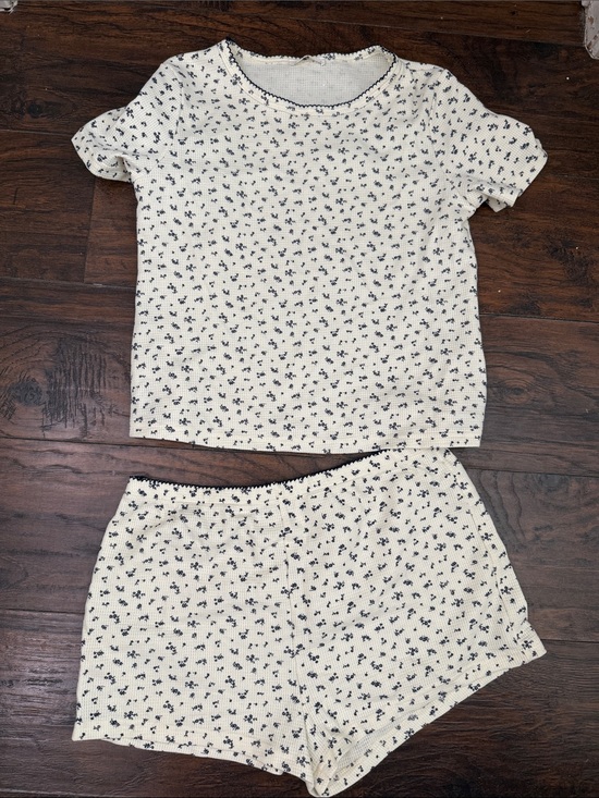 Neuflora Other - Cream Floral Short Sleeve Pajama Set